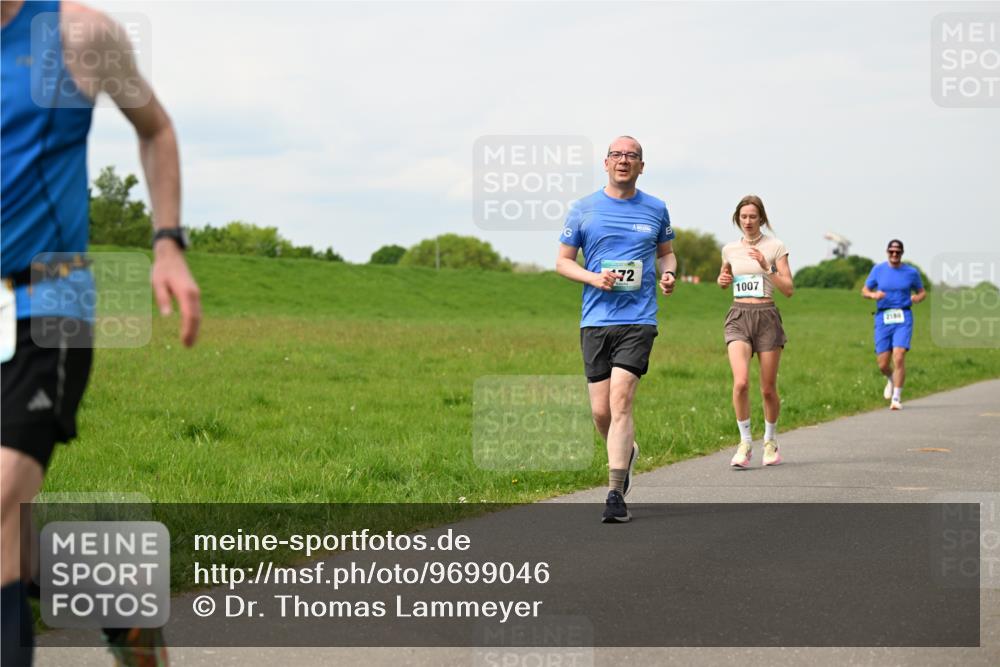 10.05.2026 - 8. Wedeler Halbmarathon Dr. Thomas Lammeyer http://msf.ph/oto/9699046 10.05.2026 11:35:49 Laufen 1007, 2180 meine-sportfotos.de