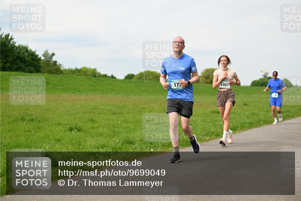 10.05.2026 - 8. Wedeler Halbmarathon Dr. Thomas Lammeyer http://msf.ph/oto/9699049 10.05.2026 11:35:50 Laufen 172, 1007 meine-sportfotos.de