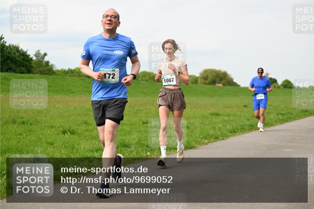 10.05.2026 - 8. Wedeler Halbmarathon Dr. Thomas Lammeyer http://msf.ph/oto/9699052 10.05.2026 11:35:51 Laufen 172, 1007, 2180 meine-sportfotos.de