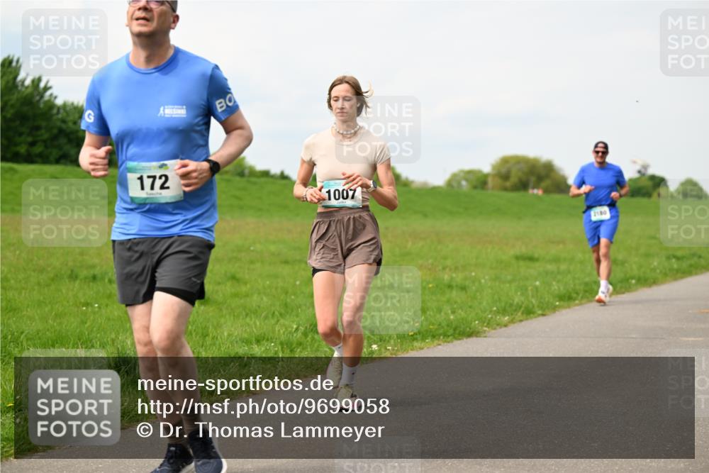 10.05.2026 - 8. Wedeler Halbmarathon Dr. Thomas Lammeyer http://msf.ph/oto/9699058 10.05.2026 11:35:51 Laufen 172, 1007 meine-sportfotos.de