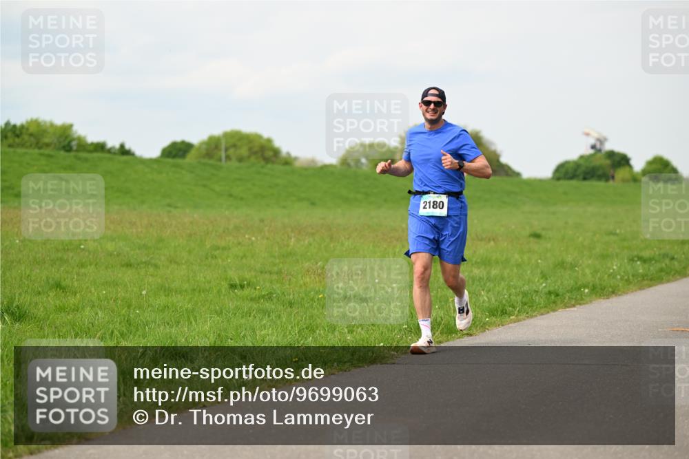 10.05.2026 - 8. Wedeler Halbmarathon Dr. Thomas Lammeyer http://msf.ph/oto/9699063 10.05.2026 11:35:53 Laufen 2180 meine-sportfotos.de