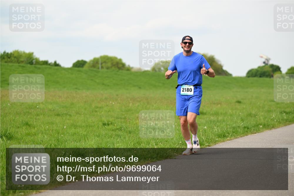 10.05.2026 - 8. Wedeler Halbmarathon Dr. Thomas Lammeyer http://msf.ph/oto/9699064 10.05.2026 11:35:53 Laufen 2180 meine-sportfotos.de