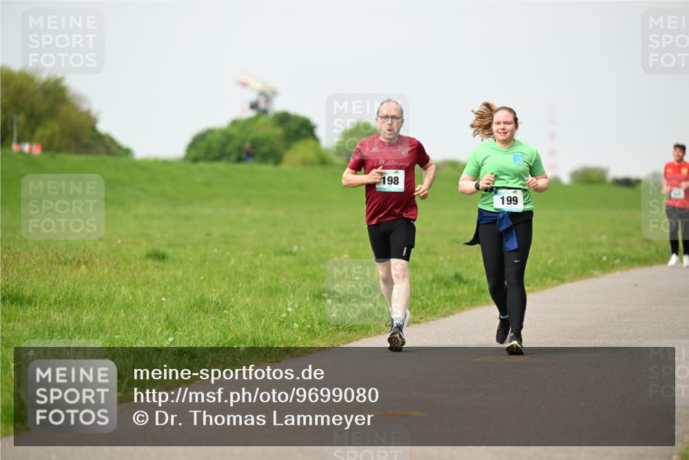 10.05.2026 - 8. Wedeler Halbmarathon Dr. Thomas Lammeyer http://msf.ph/oto/9699080 10.05.2026 11:35:56 Laufen 198, 199 meine-sportfotos.de