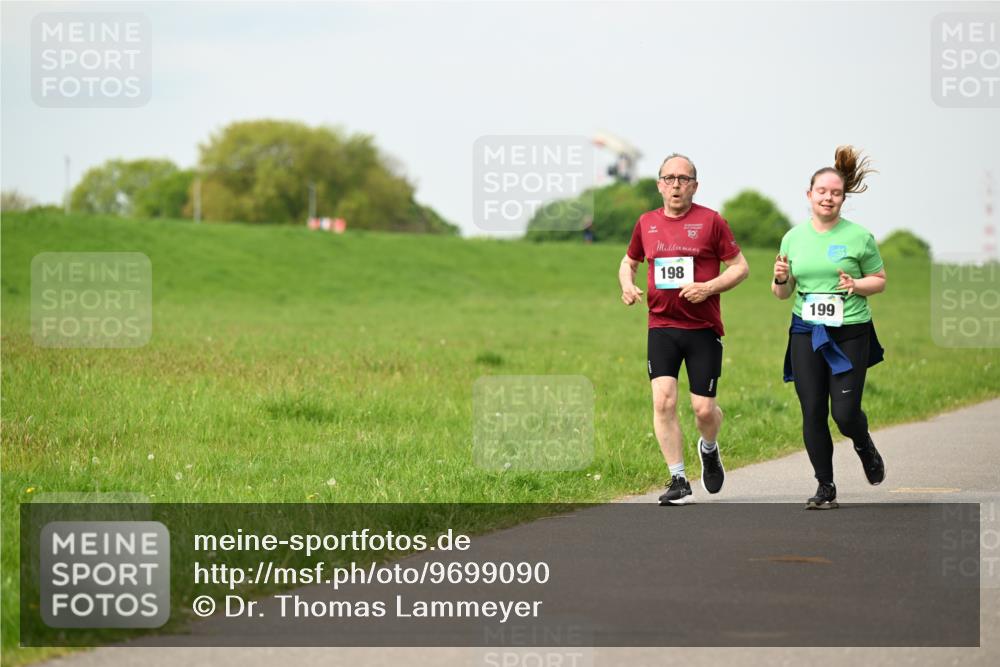10.05.2026 - 8. Wedeler Halbmarathon Dr. Thomas Lammeyer http://msf.ph/oto/9699090 10.05.2026 11:35:58 Laufen 198, 199 meine-sportfotos.de
