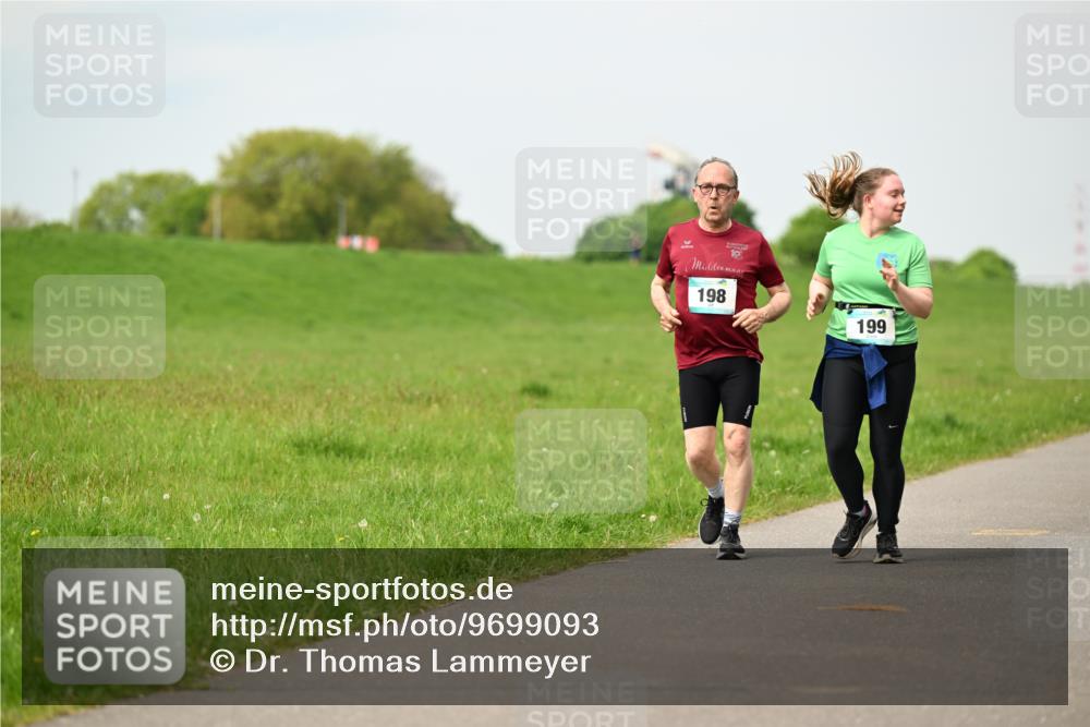 10.05.2026 - 8. Wedeler Halbmarathon Dr. Thomas Lammeyer http://msf.ph/oto/9699093 10.05.2026 11:35:58 Laufen 198, 199 meine-sportfotos.de