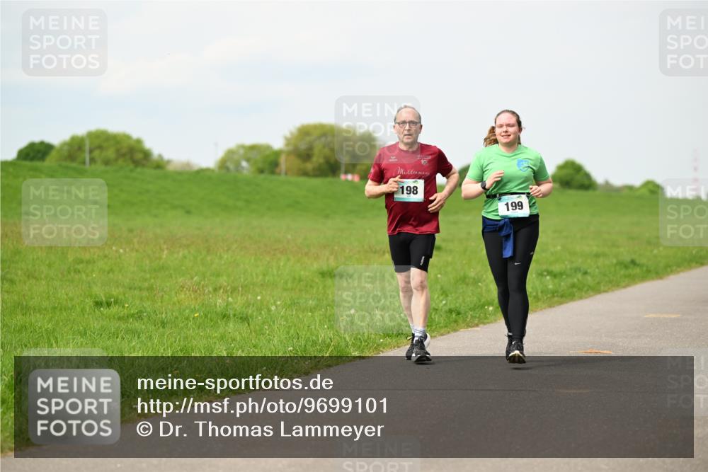 10.05.2026 - 8. Wedeler Halbmarathon Dr. Thomas Lammeyer http://msf.ph/oto/9699101 10.05.2026 11:36:00 Laufen 198, 199 meine-sportfotos.de