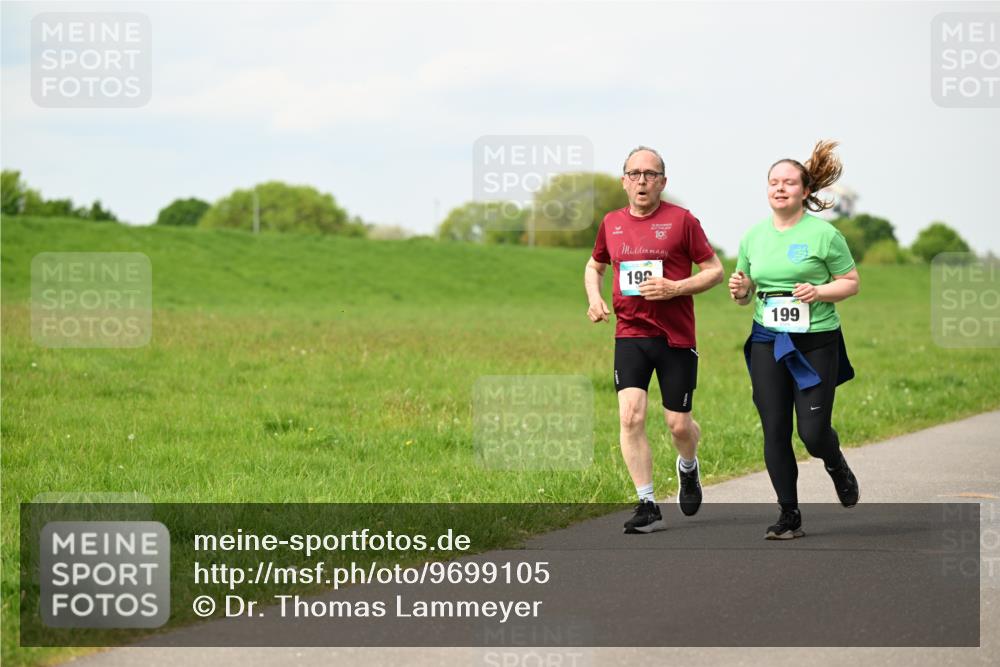 10.05.2026 - 8. Wedeler Halbmarathon Dr. Thomas Lammeyer http://msf.ph/oto/9699105 10.05.2026 11:36:01 Laufen 198, 199 meine-sportfotos.de