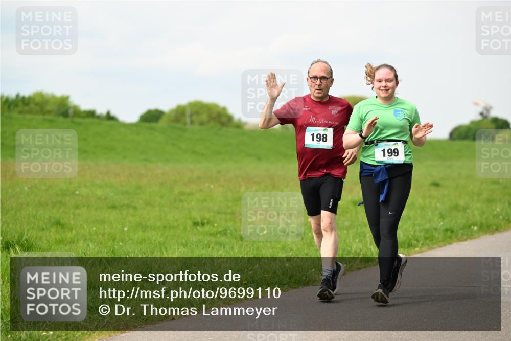 10.05.2026 - 8. Wedeler Halbmarathon Dr. Thomas Lammeyer http://msf.ph/oto/9699110 10.05.2026 11:36:01 Laufen 198, 199 meine-sportfotos.de