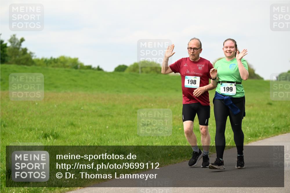 10.05.2026 - 8. Wedeler Halbmarathon Dr. Thomas Lammeyer http://msf.ph/oto/9699112 10.05.2026 11:36:02 Laufen 198, 199 meine-sportfotos.de