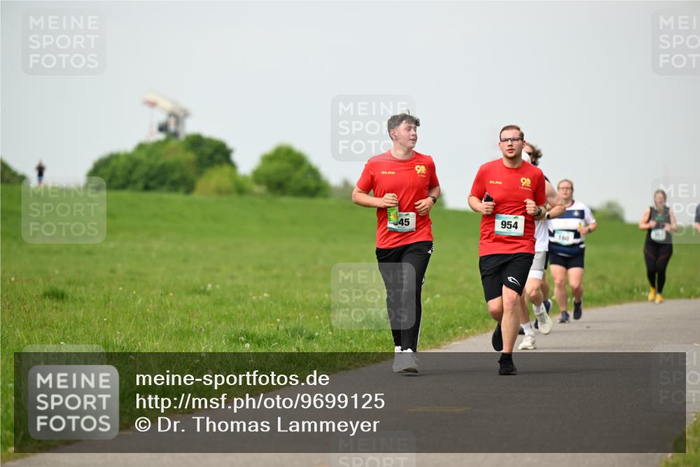 10.05.2026 - 8. Wedeler Halbmarathon Dr. Thomas Lammeyer http://msf.ph/oto/9699125 10.05.2026 11:36:05 Laufen 954, 160 meine-sportfotos.de