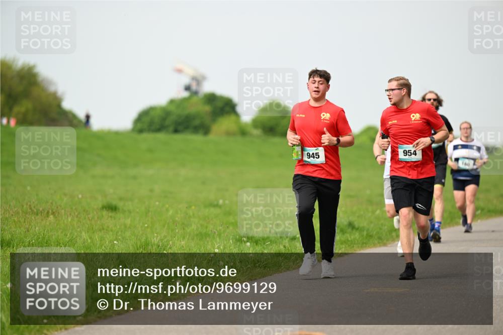 10.05.2026 - 8. Wedeler Halbmarathon Dr. Thomas Lammeyer http://msf.ph/oto/9699129 10.05.2026 11:36:06 Laufen 945, 954 meine-sportfotos.de