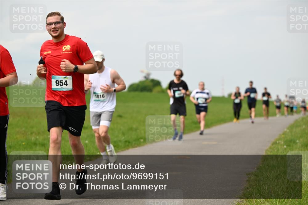 10.05.2026 - 8. Wedeler Halbmarathon Dr. Thomas Lammeyer http://msf.ph/oto/9699151 10.05.2026 11:36:11 Laufen 954, 1016 meine-sportfotos.de