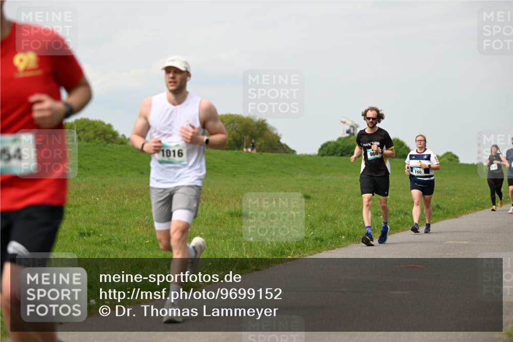 10.05.2026 - 8. Wedeler Halbmarathon Dr. Thomas Lammeyer http://msf.ph/oto/9699152 10.05.2026 11:36:12 Laufen 154, 1016, 966, 160 meine-sportfotos.de