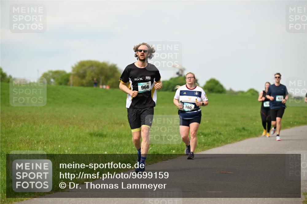 10.05.2026 - 8. Wedeler Halbmarathon Dr. Thomas Lammeyer http://msf.ph/oto/9699159 10.05.2026 11:36:14 Laufen 966, 160, 823 meine-sportfotos.de