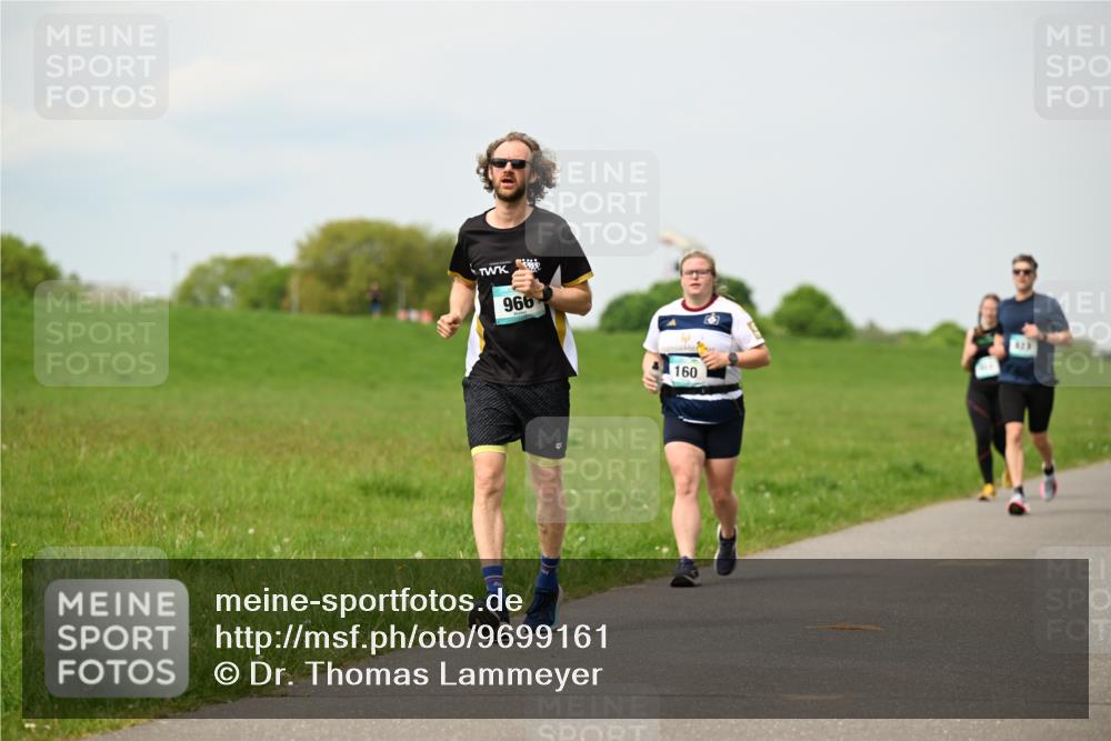 10.05.2026 - 8. Wedeler Halbmarathon Dr. Thomas Lammeyer http://msf.ph/oto/9699161 10.05.2026 11:36:14 Laufen 966, 160 meine-sportfotos.de