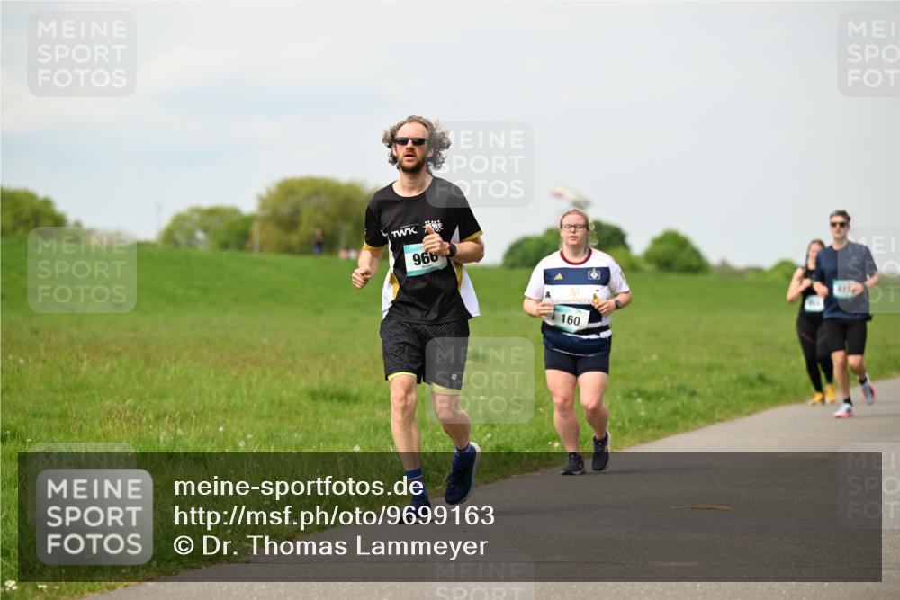 10.05.2026 - 8. Wedeler Halbmarathon Dr. Thomas Lammeyer http://msf.ph/oto/9699163 10.05.2026 11:36:14 Laufen 966, 160 meine-sportfotos.de