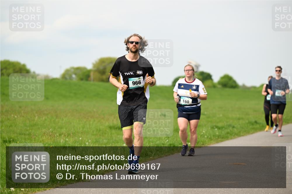 10.05.2026 - 8. Wedeler Halbmarathon Dr. Thomas Lammeyer http://msf.ph/oto/9699167 10.05.2026 11:36:15 Laufen 966, 160 meine-sportfotos.de