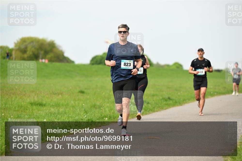10.05.2026 - 8. Wedeler Halbmarathon Dr. Thomas Lammeyer http://msf.ph/oto/9699181 10.05.2026 11:36:18 Laufen 823 meine-sportfotos.de