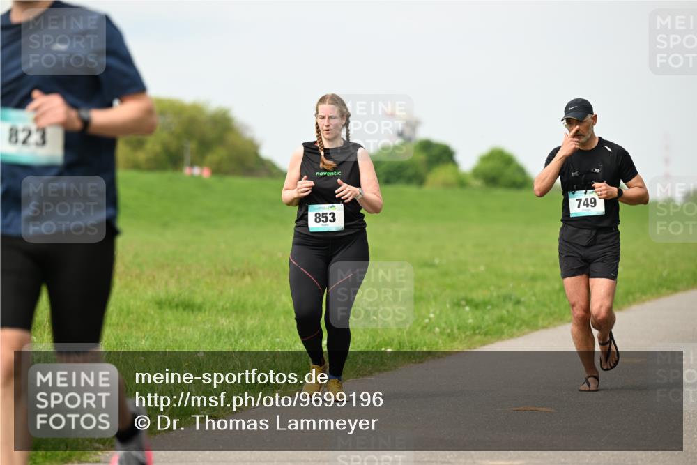 10.05.2026 - 8. Wedeler Halbmarathon Dr. Thomas Lammeyer http://msf.ph/oto/9699196 10.05.2026 11:36:21 Laufen 823, 853, 749 meine-sportfotos.de