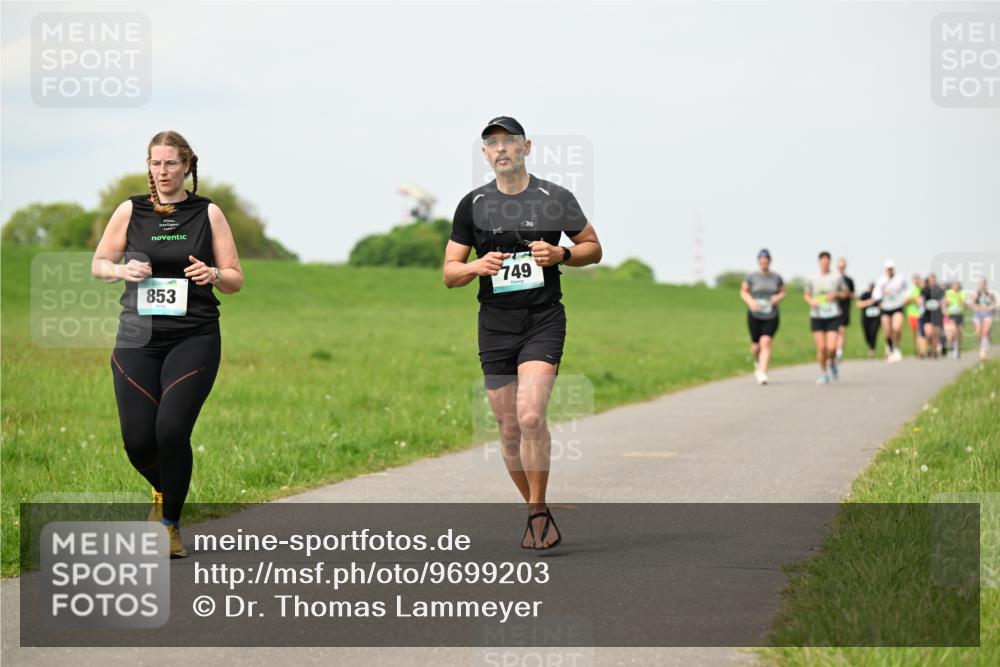 10.05.2026 - 8. Wedeler Halbmarathon Dr. Thomas Lammeyer http://msf.ph/oto/9699203 10.05.2026 11:36:22 Laufen 853, 749 meine-sportfotos.de