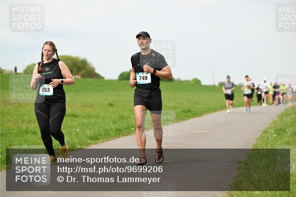 10.05.2026 - 8. Wedeler Halbmarathon Dr. Thomas Lammeyer http://msf.ph/oto/9699206 10.05.2026 11:36:23 Laufen 853, 749 meine-sportfotos.de