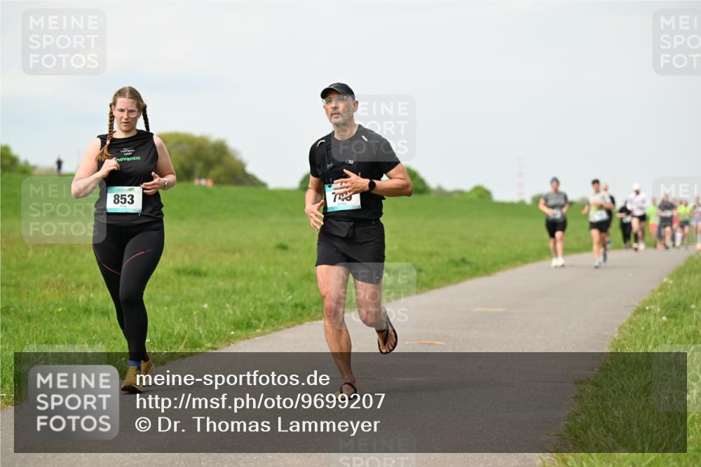 10.05.2026 - 8. Wedeler Halbmarathon Dr. Thomas Lammeyer http://msf.ph/oto/9699207 10.05.2026 11:36:23 Laufen 853 meine-sportfotos.de