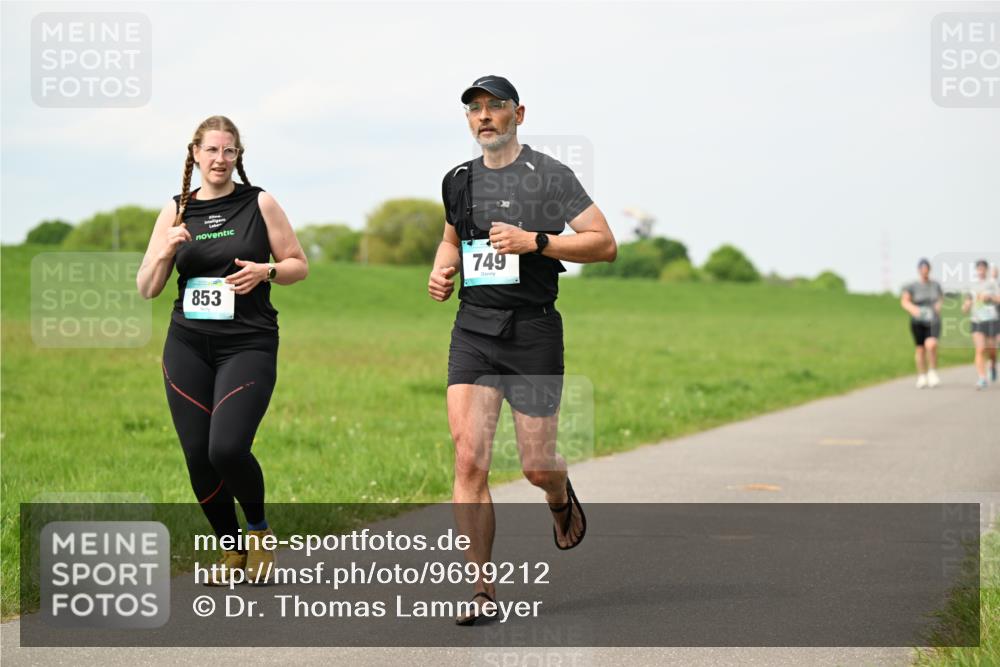 10.05.2026 - 8. Wedeler Halbmarathon Dr. Thomas Lammeyer http://msf.ph/oto/9699212 10.05.2026 11:36:24 Laufen 853, 749 meine-sportfotos.de