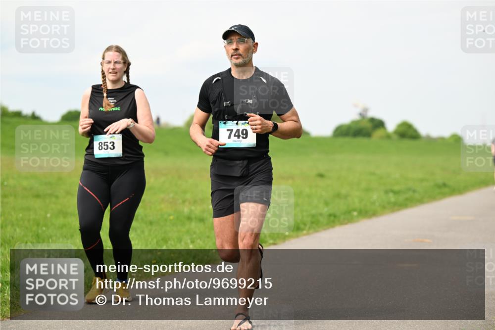 10.05.2026 - 8. Wedeler Halbmarathon Dr. Thomas Lammeyer http://msf.ph/oto/9699215 10.05.2026 11:36:24 Laufen 853, 749 meine-sportfotos.de
