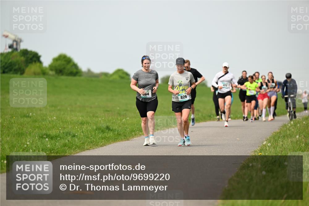 10.05.2026 - 8. Wedeler Halbmarathon Dr. Thomas Lammeyer http://msf.ph/oto/9699220 10.05.2026 11:36:26 Laufen 564, 826 meine-sportfotos.de