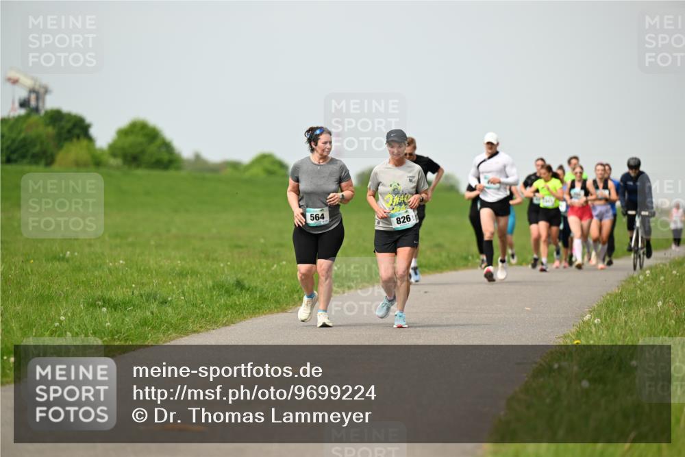 10.05.2026 - 8. Wedeler Halbmarathon Dr. Thomas Lammeyer http://msf.ph/oto/9699224 10.05.2026 11:36:27 Laufen 564, 826 meine-sportfotos.de