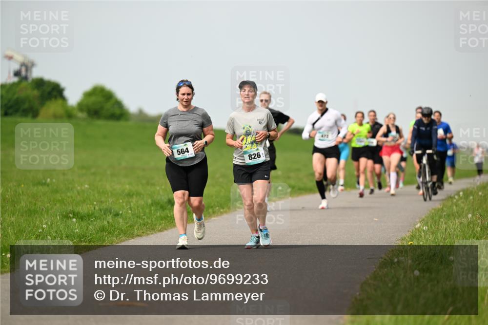 10.05.2026 - 8. Wedeler Halbmarathon Dr. Thomas Lammeyer http://msf.ph/oto/9699233 10.05.2026 11:36:28 Laufen 564, 826 meine-sportfotos.de