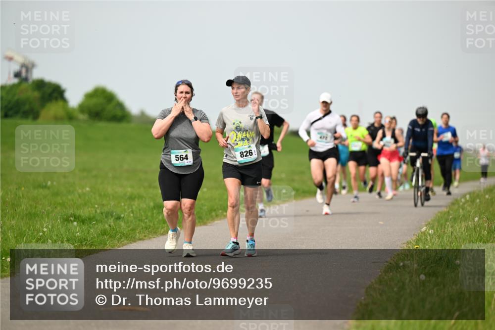 10.05.2026 - 8. Wedeler Halbmarathon Dr. Thomas Lammeyer http://msf.ph/oto/9699235 10.05.2026 11:36:29 Laufen 564, 826 meine-sportfotos.de