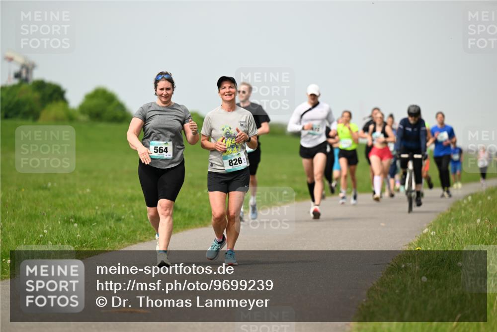 10.05.2026 - 8. Wedeler Halbmarathon Dr. Thomas Lammeyer http://msf.ph/oto/9699239 10.05.2026 11:36:29 Laufen 564, 826 meine-sportfotos.de