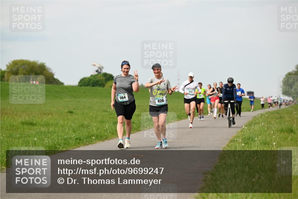 10.05.2026 - 8. Wedeler Halbmarathon Dr. Thomas Lammeyer http://msf.ph/oto/9699247 10.05.2026 11:36:31 Laufen 564, 826 meine-sportfotos.de