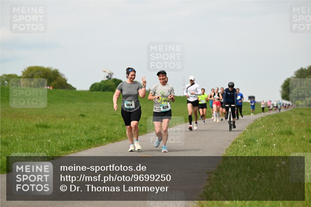 10.05.2026 - 8. Wedeler Halbmarathon Dr. Thomas Lammeyer http://msf.ph/oto/9699250 10.05.2026 11:36:31 Laufen 564, 826 meine-sportfotos.de