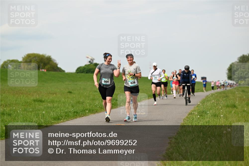 10.05.2026 - 8. Wedeler Halbmarathon Dr. Thomas Lammeyer http://msf.ph/oto/9699252 10.05.2026 11:36:31 Laufen 564, 826, 472 meine-sportfotos.de