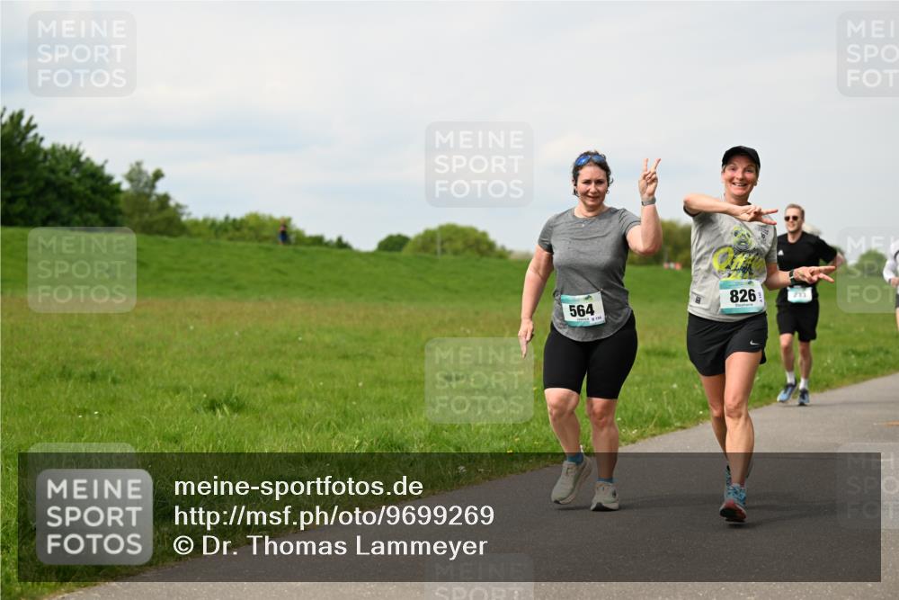 10.05.2026 - 8. Wedeler Halbmarathon Dr. Thomas Lammeyer http://msf.ph/oto/9699269 10.05.2026 11:36:34 Laufen 564, 150, 826, 235 meine-sportfotos.de