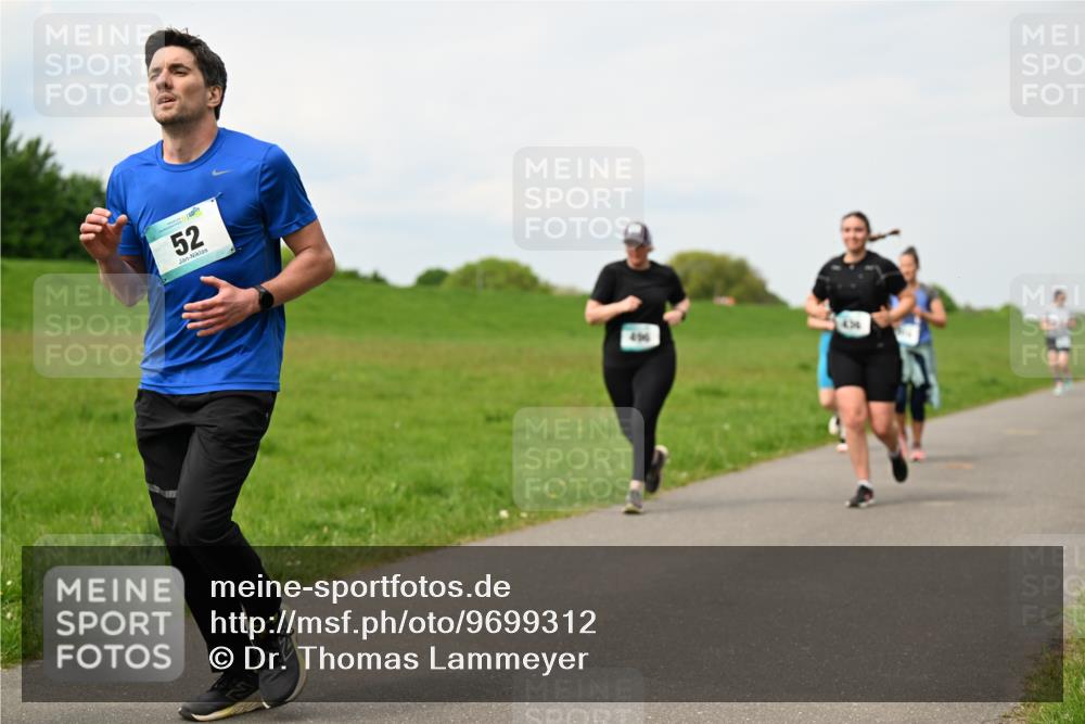 10.05.2026 - 8. Wedeler Halbmarathon Dr. Thomas Lammeyer http://msf.ph/oto/9699312 10.05.2026 11:36:45 Laufen 436 meine-sportfotos.de