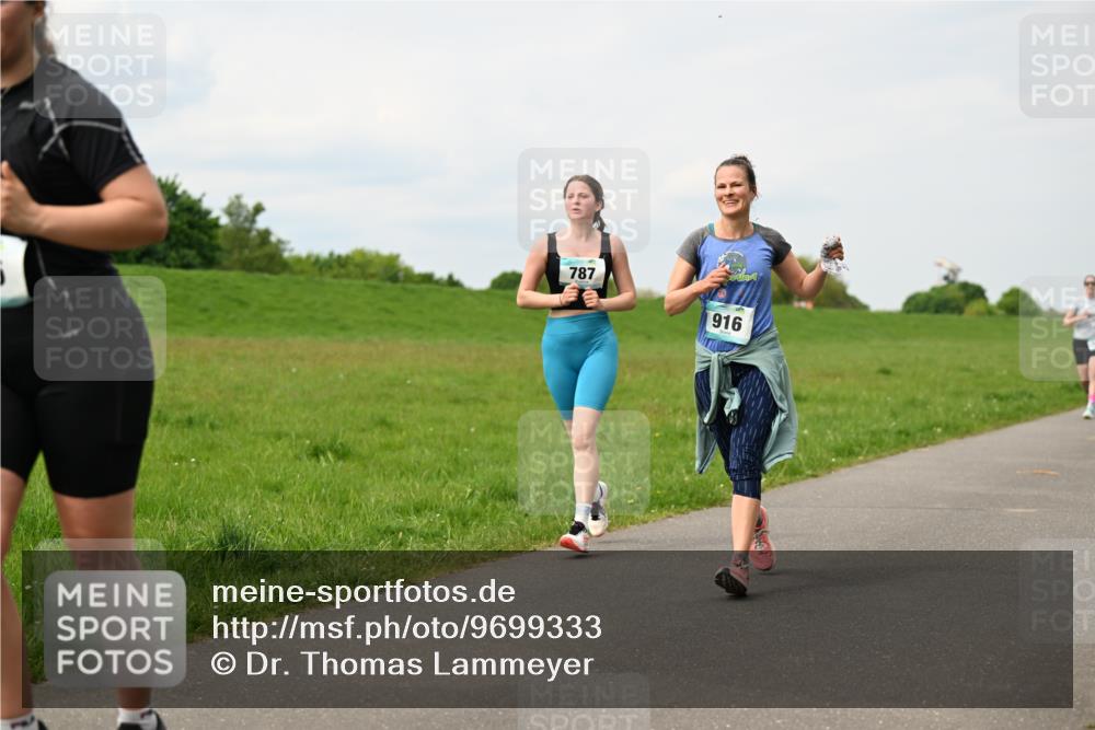 10.05.2026 - 8. Wedeler Halbmarathon Dr. Thomas Lammeyer http://msf.ph/oto/9699333 10.05.2026 11:36:49 Laufen 787, 916 meine-sportfotos.de