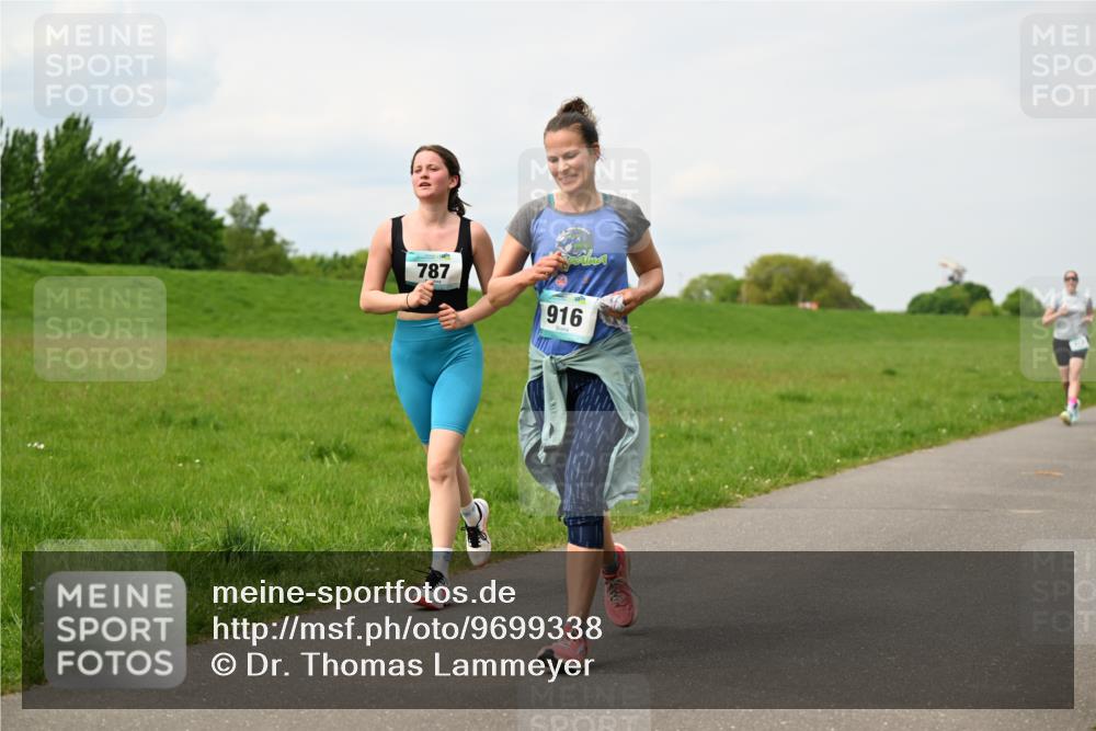 10.05.2026 - 8. Wedeler Halbmarathon Dr. Thomas Lammeyer http://msf.ph/oto/9699338 10.05.2026 11:36:49 Laufen 787, 916 meine-sportfotos.de