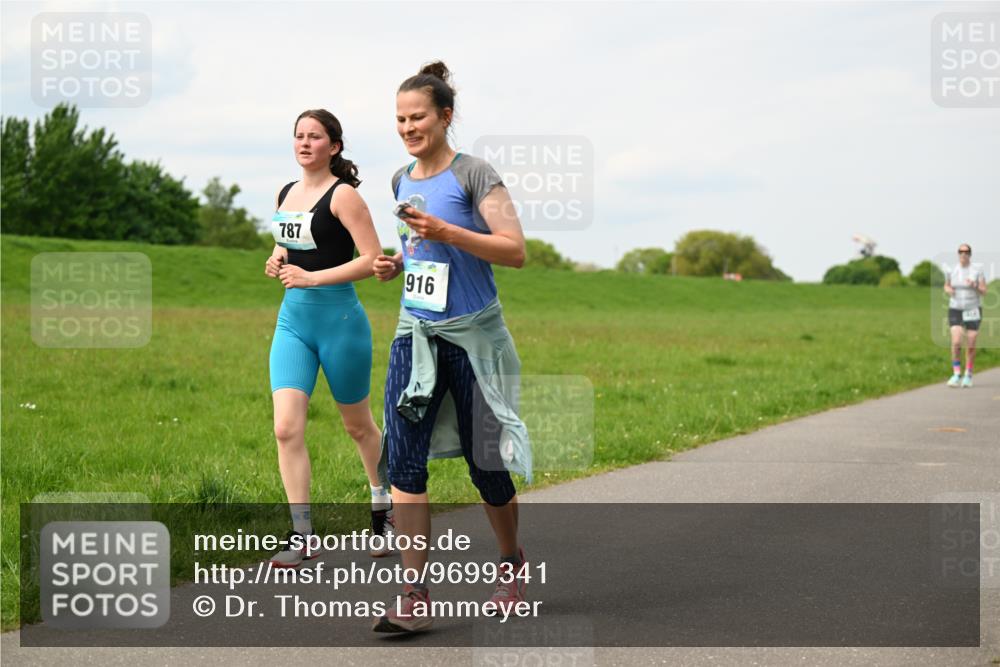 10.05.2026 - 8. Wedeler Halbmarathon Dr. Thomas Lammeyer http://msf.ph/oto/9699341 10.05.2026 11:36:50 Laufen 787, 916 meine-sportfotos.de