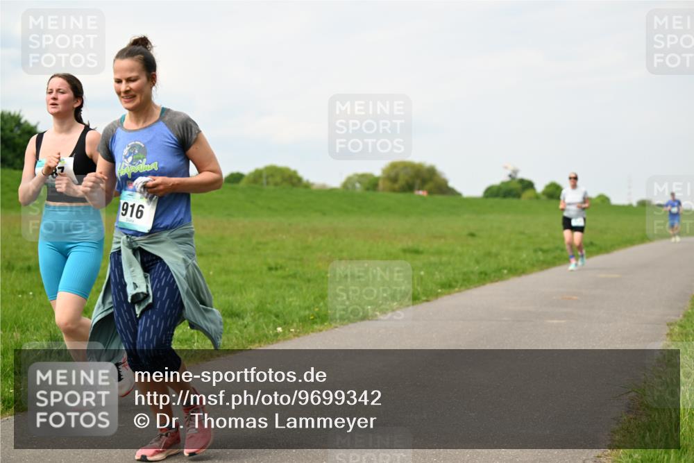 10.05.2026 - 8. Wedeler Halbmarathon Dr. Thomas Lammeyer http://msf.ph/oto/9699342 10.05.2026 11:36:50 Laufen 916 meine-sportfotos.de