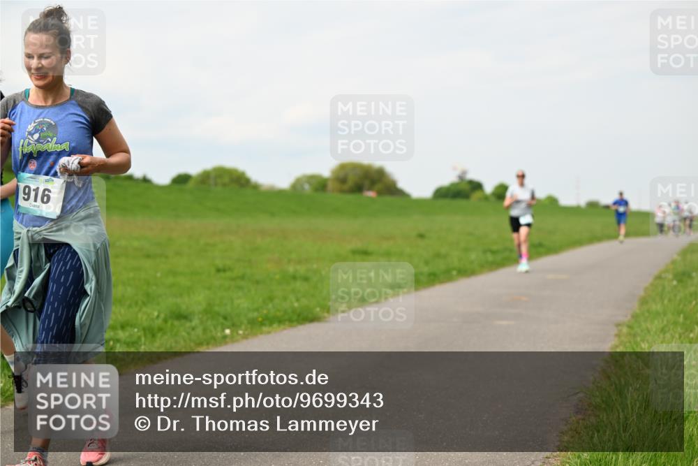 10.05.2026 - 8. Wedeler Halbmarathon Dr. Thomas Lammeyer http://msf.ph/oto/9699343 10.05.2026 11:36:50 Laufen 916 meine-sportfotos.de