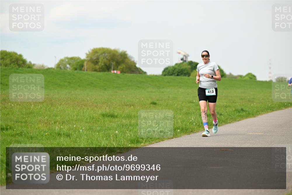 10.05.2026 - 8. Wedeler Halbmarathon Dr. Thomas Lammeyer http://msf.ph/oto/9699346 10.05.2026 11:36:51 Laufen 413 meine-sportfotos.de