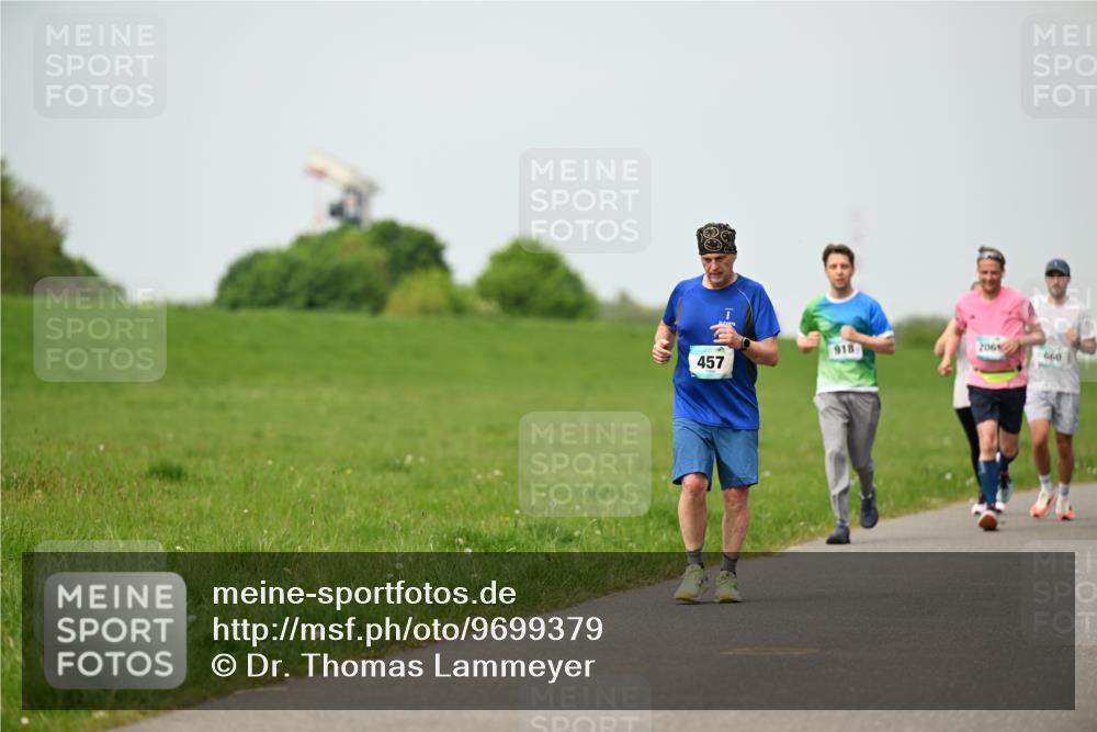 10.05.2026 - 8. Wedeler Halbmarathon Dr. Thomas Lammeyer http://msf.ph/oto/9699379 10.05.2026 11:36:59 Laufen 918, 206, 660, 457 meine-sportfotos.de