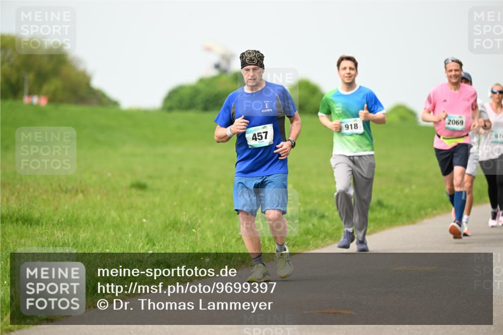 10.05.2026 - 8. Wedeler Halbmarathon Dr. Thomas Lammeyer http://msf.ph/oto/9699397 10.05.2026 11:37:03 Laufen 457, 918, 2069 meine-sportfotos.de