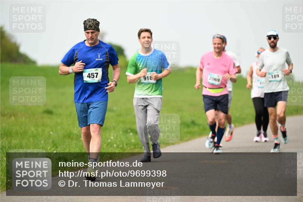 10.05.2026 - 8. Wedeler Halbmarathon Dr. Thomas Lammeyer http://msf.ph/oto/9699398 10.05.2026 11:37:04 Laufen 457, 918, 2069, 189 meine-sportfotos.de