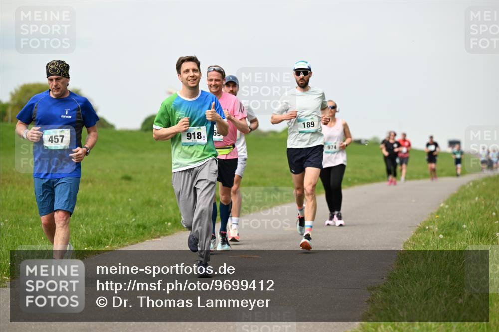 10.05.2026 - 8. Wedeler Halbmarathon Dr. Thomas Lammeyer http://msf.ph/oto/9699412 10.05.2026 11:37:06 Laufen 918, 457, 189 meine-sportfotos.de
