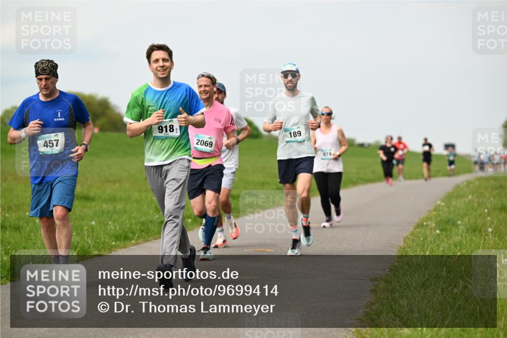 10.05.2026 - 8. Wedeler Halbmarathon Dr. Thomas Lammeyer http://msf.ph/oto/9699414 10.05.2026 11:37:07 Laufen 918, 2069, 457, 189 meine-sportfotos.de