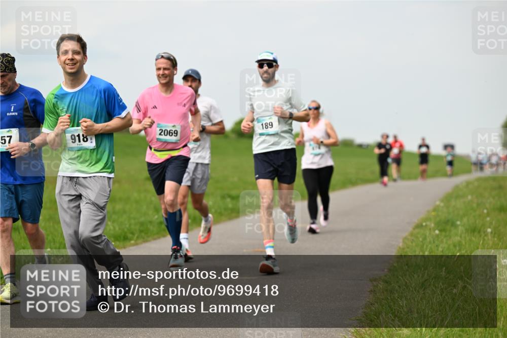 10.05.2026 - 8. Wedeler Halbmarathon Dr. Thomas Lammeyer http://msf.ph/oto/9699418 10.05.2026 11:37:07 Laufen 918, 2069, 189 meine-sportfotos.de